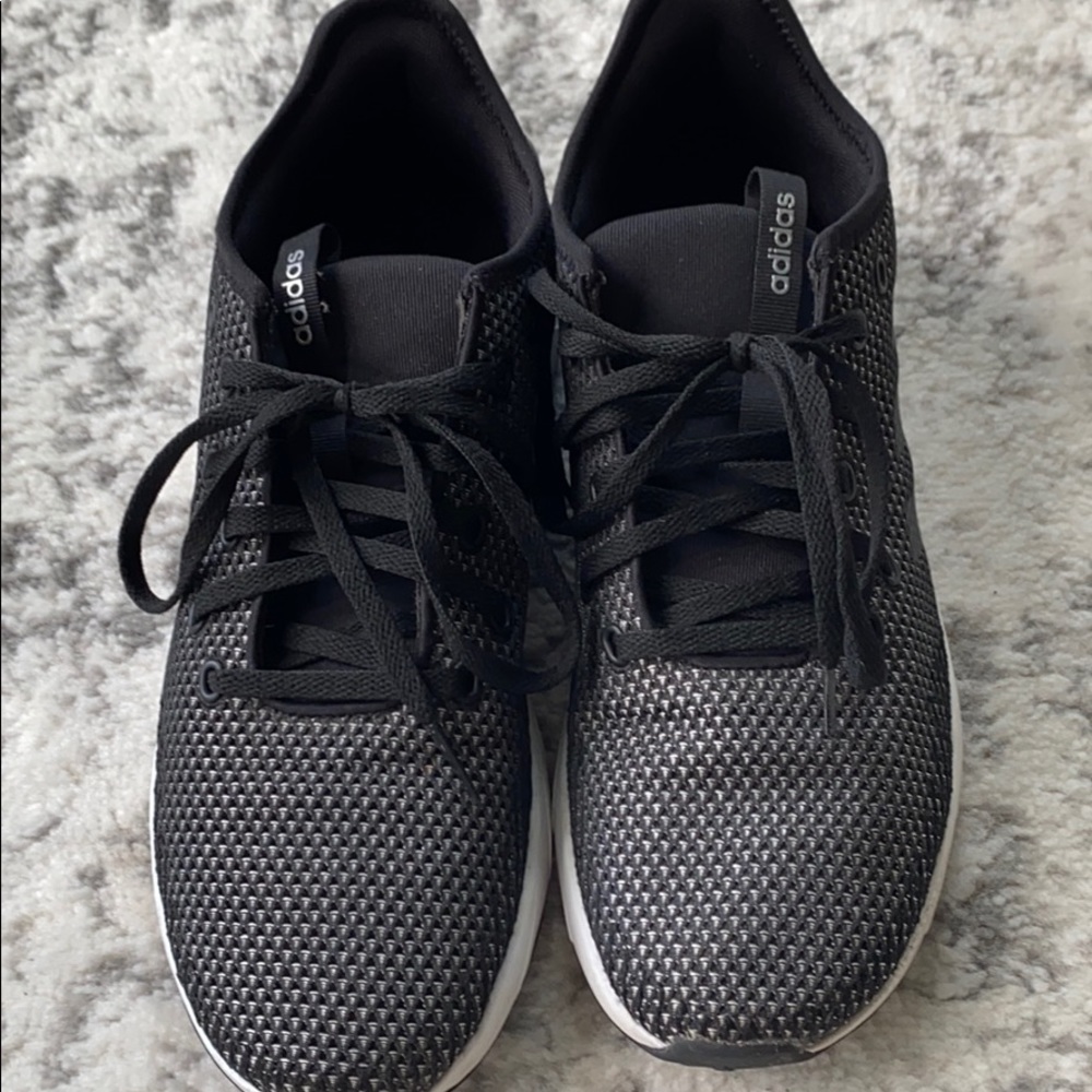 Adidas cloud foam Questar women’s shoes